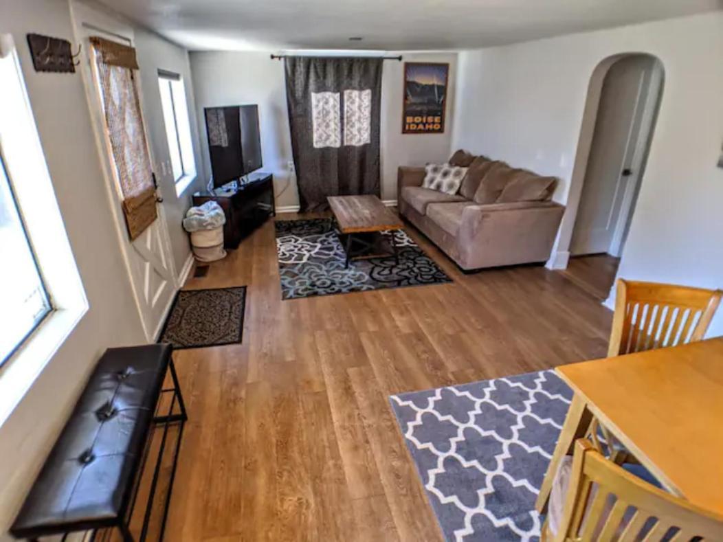 Little Blue Bungalow On Boise'S Bench, Pet Friendly, Fully Fenced Yard With Doggie Door! 2 Miles From Bsu, 5 Minutes From Downtown Boise, Desk And Workstation For Remote Workers, 2 Tv'S Large Walk-In Closet, Good For Mid-Term Stays Luaran gambar