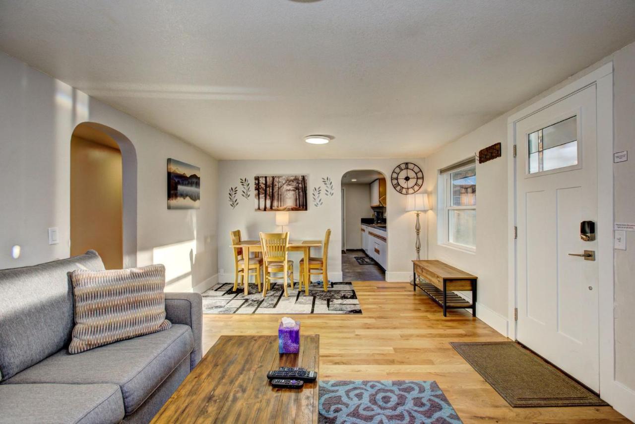 Little Blue Bungalow On Boise'S Bench, Pet Friendly, Fully Fenced Yard With Doggie Door! 2 Miles From Bsu, 5 Minutes From Downtown Boise, Desk And Workstation For Remote Workers, 2 Tv'S Large Walk-In Closet, Good For Mid-Term Stays Luaran gambar
