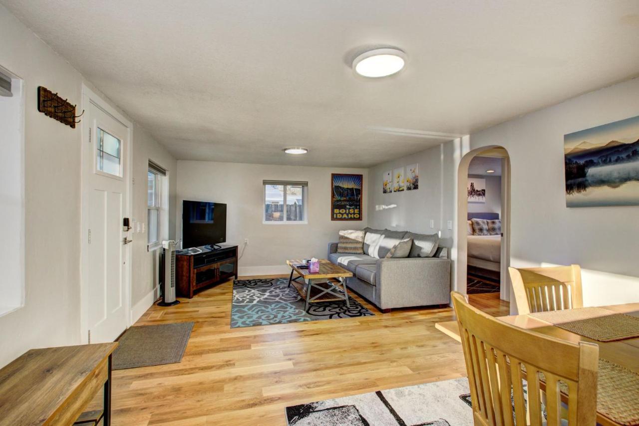 Little Blue Bungalow On Boise'S Bench, Pet Friendly, Fully Fenced Yard With Doggie Door! 2 Miles From Bsu, 5 Minutes From Downtown Boise, Desk And Workstation For Remote Workers, 2 Tv'S Large Walk-In Closet, Good For Mid-Term Stays Luaran gambar