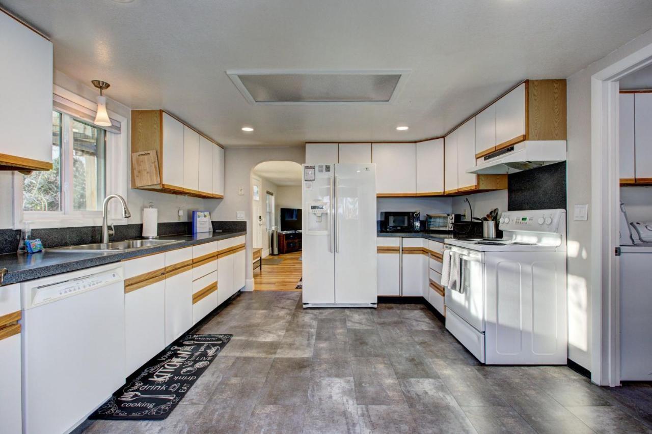 Little Blue Bungalow On Boise'S Bench, Pet Friendly, Fully Fenced Yard With Doggie Door! 2 Miles From Bsu, 5 Minutes From Downtown Boise, Desk And Workstation For Remote Workers, 2 Tv'S Large Walk-In Closet, Good For Mid-Term Stays Luaran gambar
