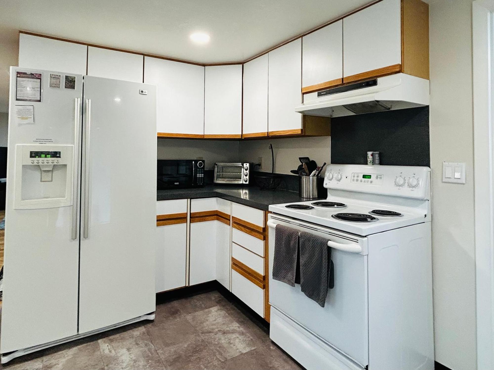 Little Blue Bungalow On Boise'S Bench, Pet Friendly, Fully Fenced Yard With Doggie Door! 2 Miles From Bsu, 5 Minutes From Downtown Boise, Desk And Workstation For Remote Workers, 2 Tv'S Large Walk-In Closet, Good For Mid-Term Stays Luaran gambar