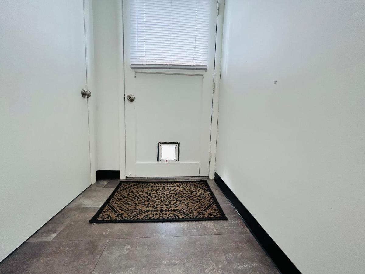 Little Blue Bungalow On Boise'S Bench, Pet Friendly, Fully Fenced Yard With Doggie Door! 2 Miles From Bsu, 5 Minutes From Downtown Boise, Desk And Workstation For Remote Workers, 2 Tv'S Large Walk-In Closet, Good For Mid-Term Stays Luaran gambar
