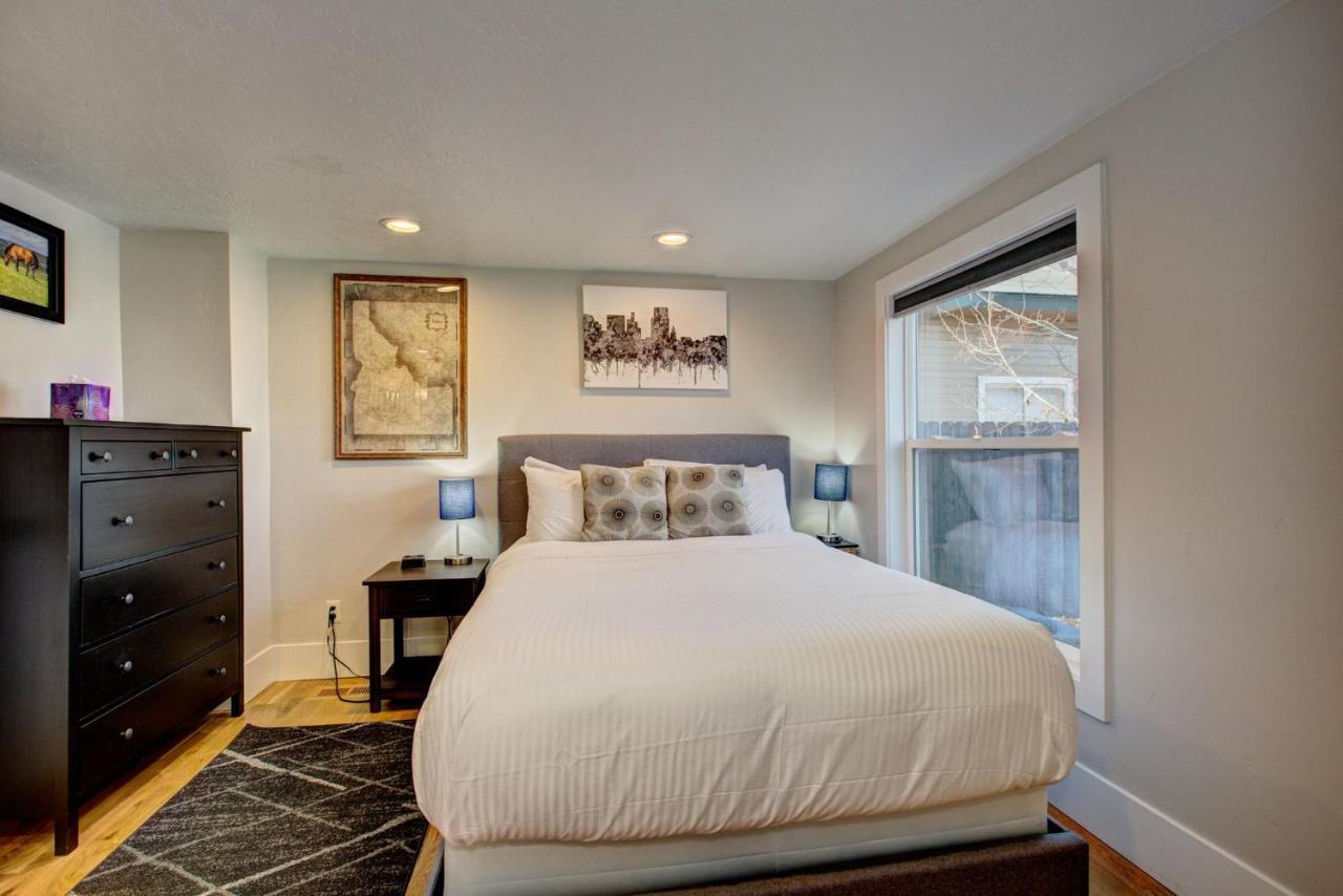Little Blue Bungalow On Boise'S Bench, Pet Friendly, Fully Fenced Yard With Doggie Door! 2 Miles From Bsu, 5 Minutes From Downtown Boise, Desk And Workstation For Remote Workers, 2 Tv'S Large Walk-In Closet, Good For Mid-Term Stays Luaran gambar
