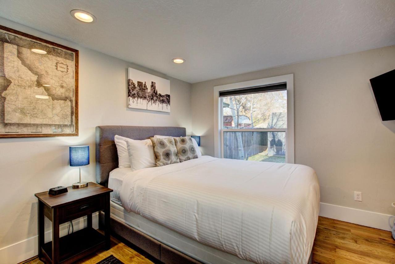Little Blue Bungalow On Boise'S Bench, Pet Friendly, Fully Fenced Yard With Doggie Door! 2 Miles From Bsu, 5 Minutes From Downtown Boise, Desk And Workstation For Remote Workers, 2 Tv'S Large Walk-In Closet, Good For Mid-Term Stays Luaran gambar
