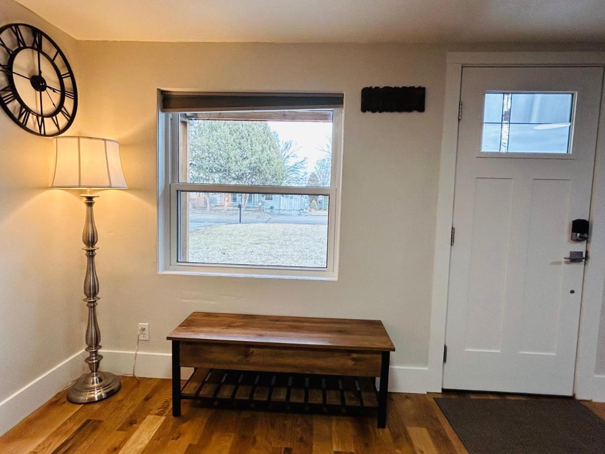 Little Blue Bungalow On Boise'S Bench, Pet Friendly, Fully Fenced Yard With Doggie Door! 2 Miles From Bsu, 5 Minutes From Downtown Boise, Desk And Workstation For Remote Workers, 2 Tv'S Large Walk-In Closet, Good For Mid-Term Stays Luaran gambar