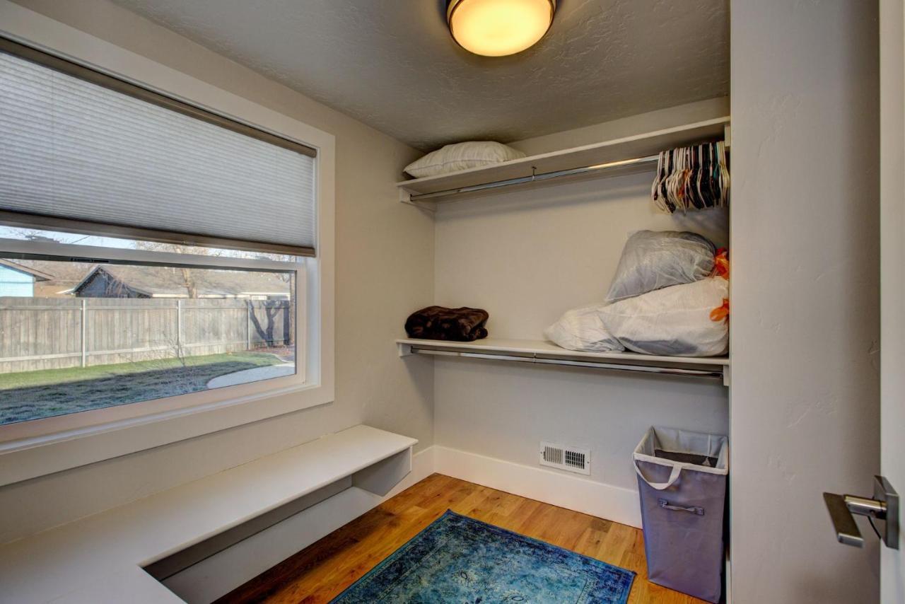 Little Blue Bungalow On Boise'S Bench, Pet Friendly, Fully Fenced Yard With Doggie Door! 2 Miles From Bsu, 5 Minutes From Downtown Boise, Desk And Workstation For Remote Workers, 2 Tv'S Large Walk-In Closet, Good For Mid-Term Stays Luaran gambar